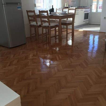 Centre Apartment Bozava Ngoại thất bức ảnh